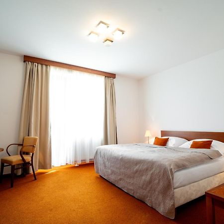 Golf Hotel Austerlitz Ngoại thất bức ảnh
