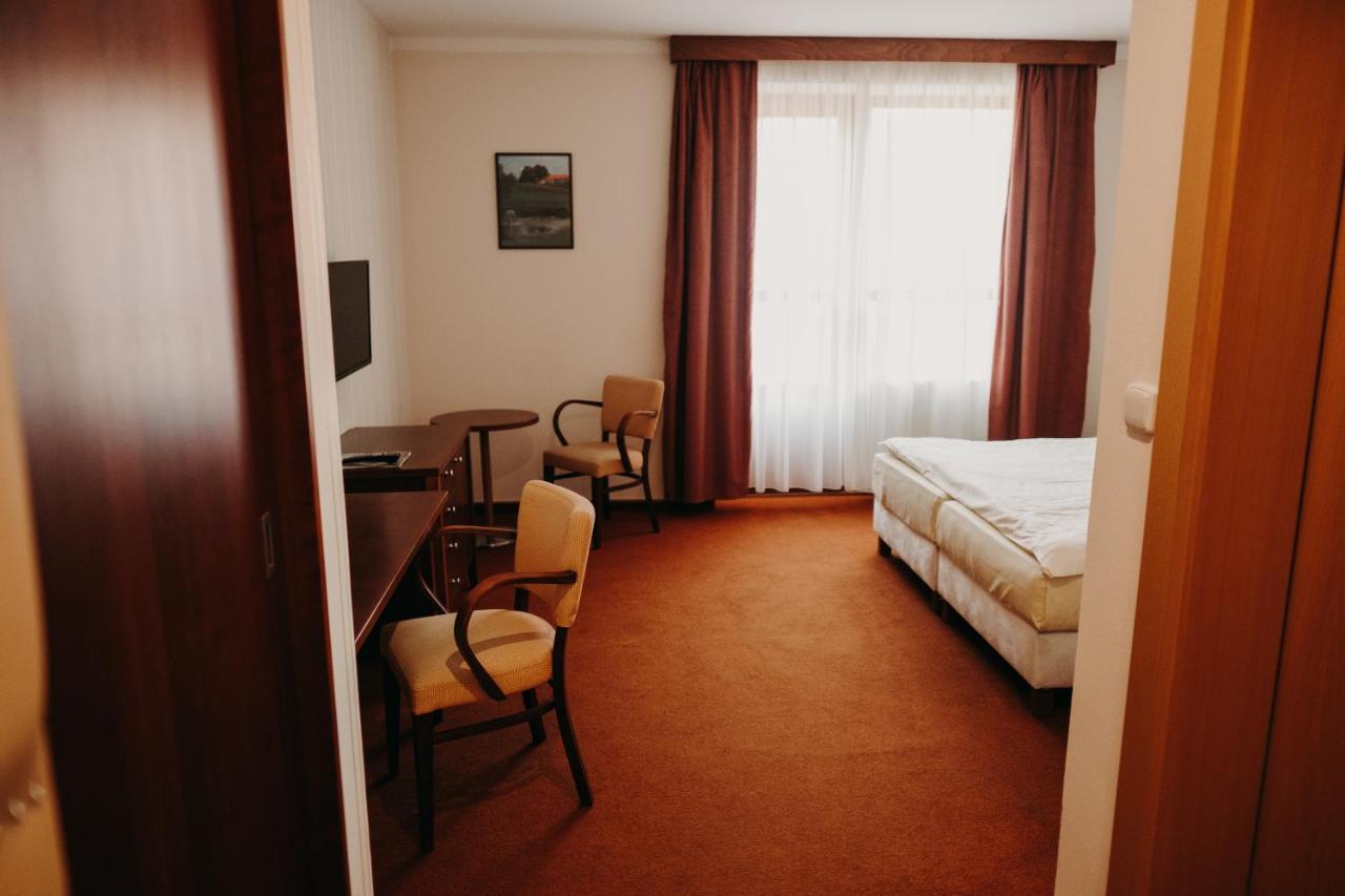 Golf Hotel Austerlitz Ngoại thất bức ảnh