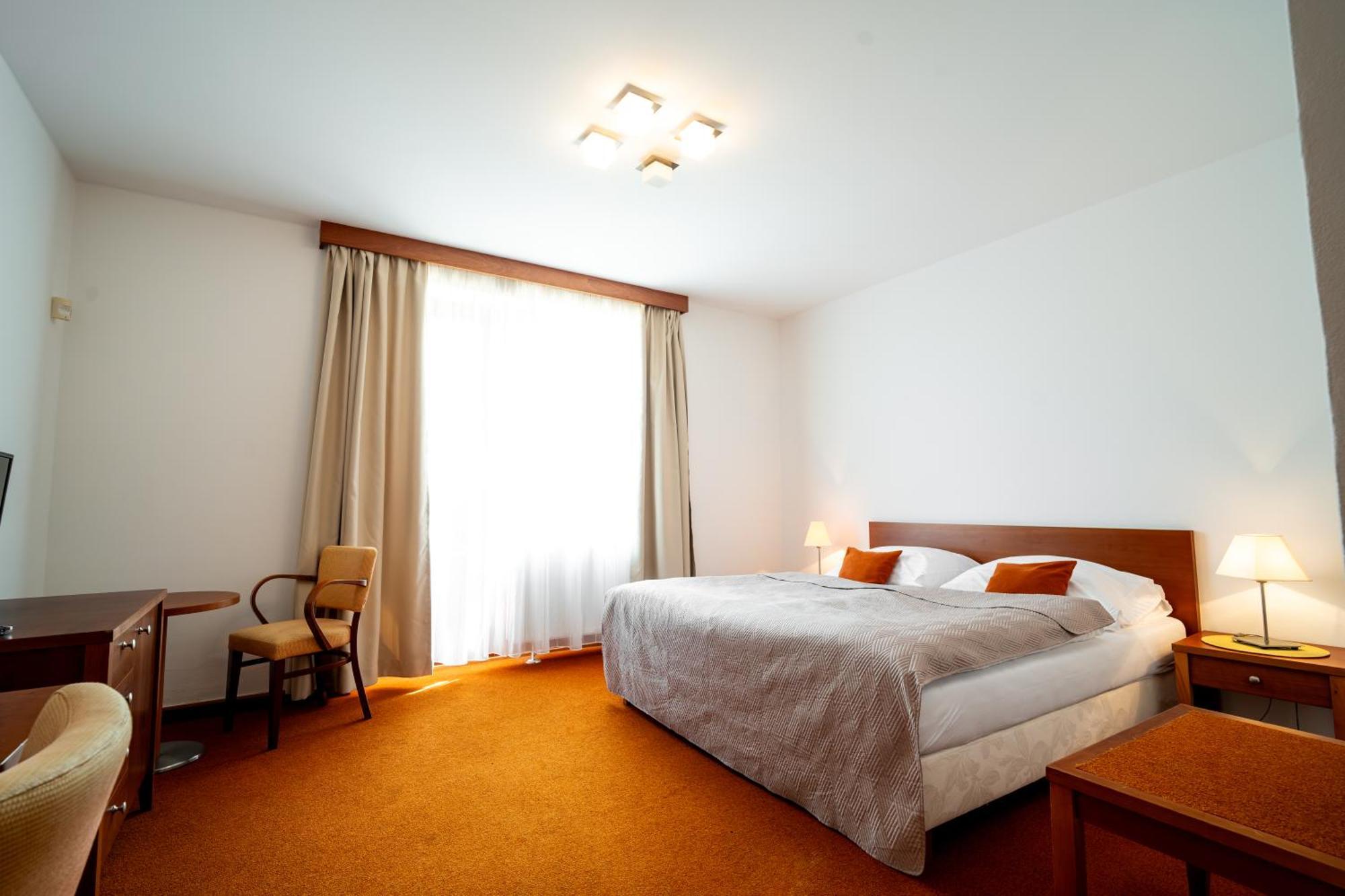 Golf Hotel Austerlitz Ngoại thất bức ảnh